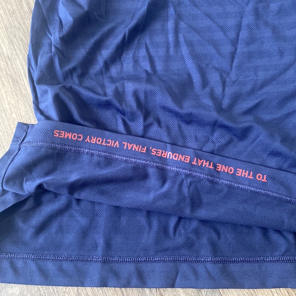 Rhone Swift Corona Premier Logo Embroidered Blue Striped Lightweight T-Shirt NWT - Picture 5 of 5